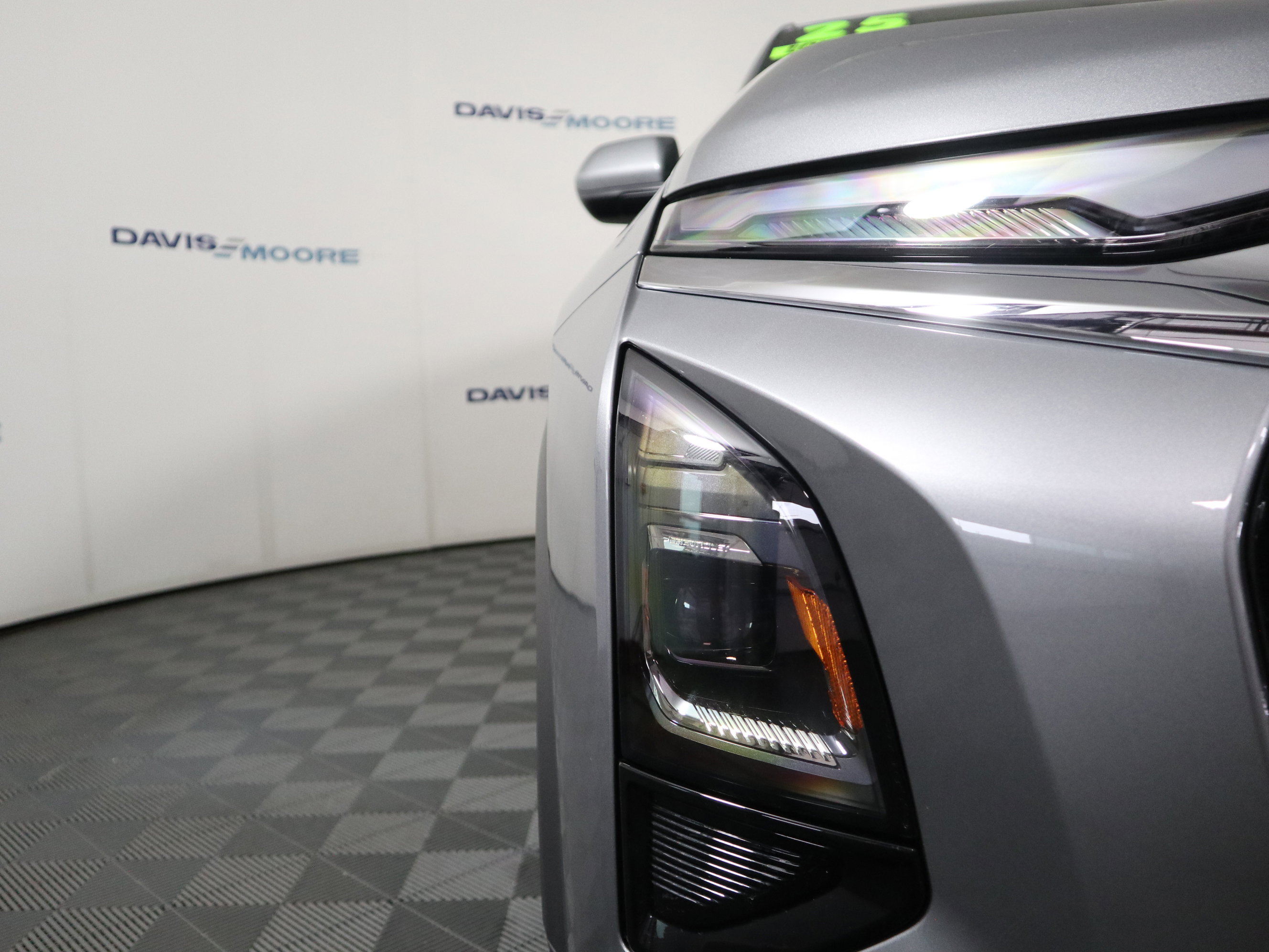 Used 2025 Chevrolet Equinox LT AWD/4WD image 3