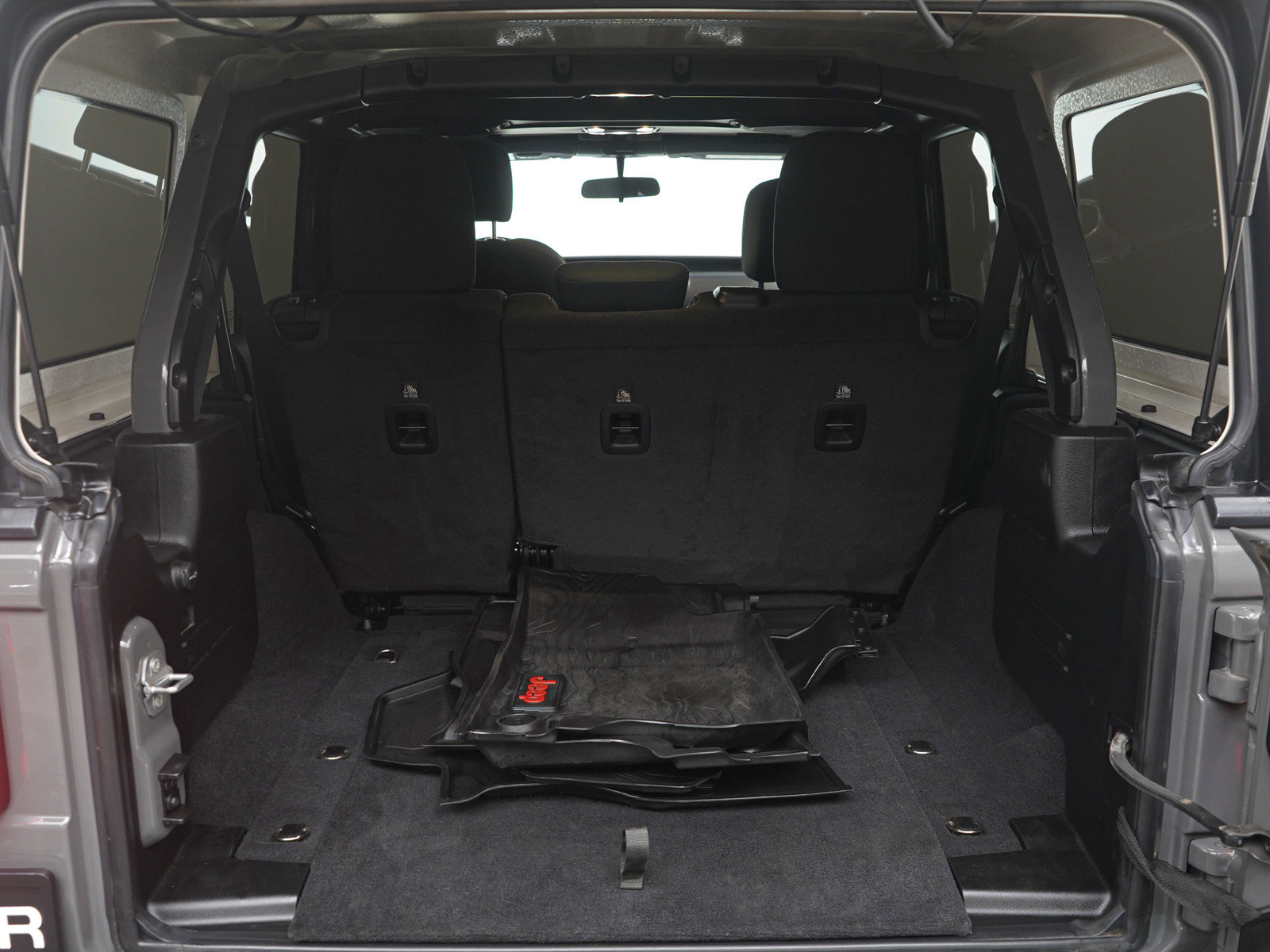 Used 2021 Jeep Wrangler Unlimited Sahara w/ LED Lighting Group image 9