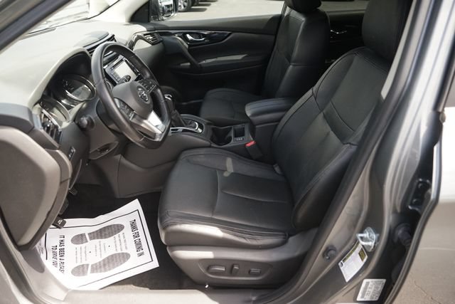 Used 2018 Nissan Rogue Sport SL w/ SL Premium Package FWD image 9