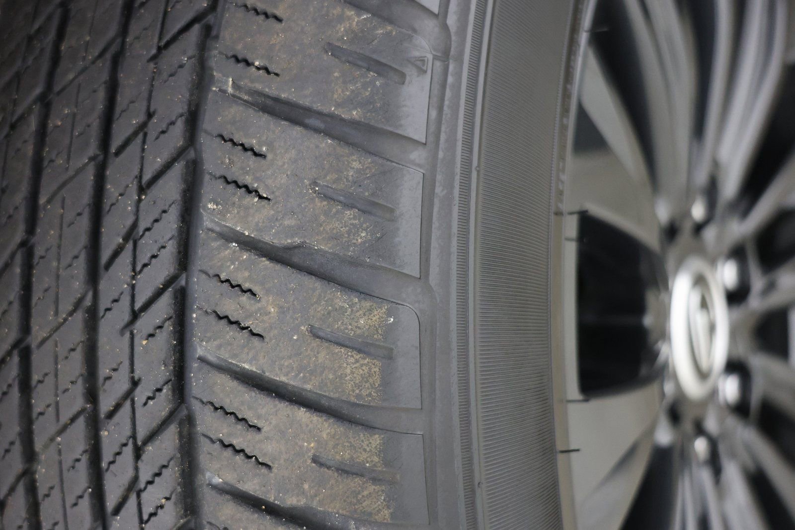 Used 2023 Lexus GX 460 Luxury w/ Sport Design Package image 16