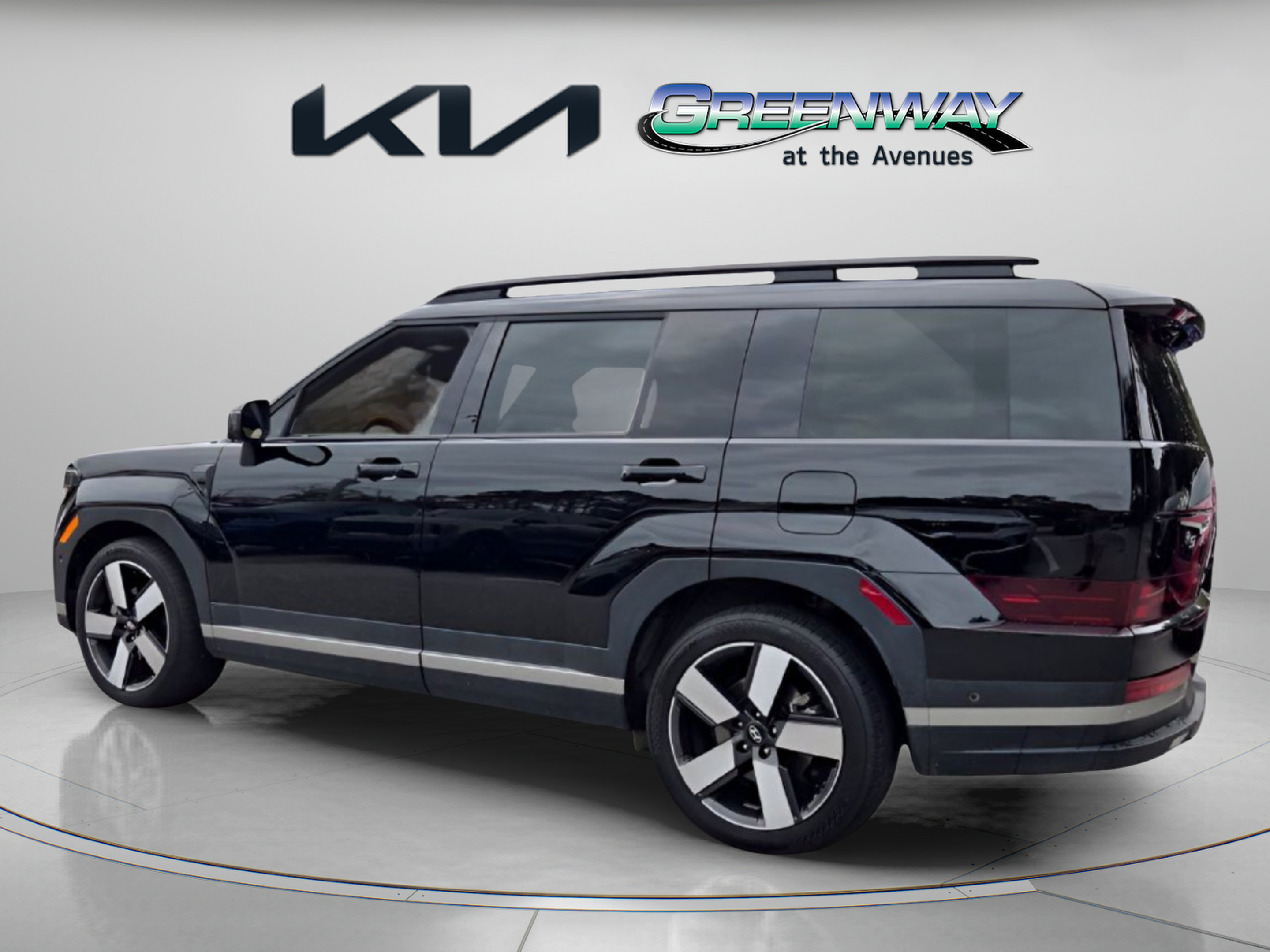 Used 2024 Hyundai Santa Fe Limited FWD image 5