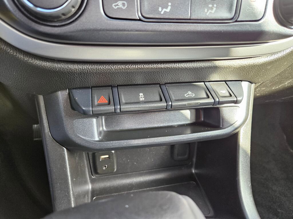 Used 2017 Chevrolet Colorado LT image 18