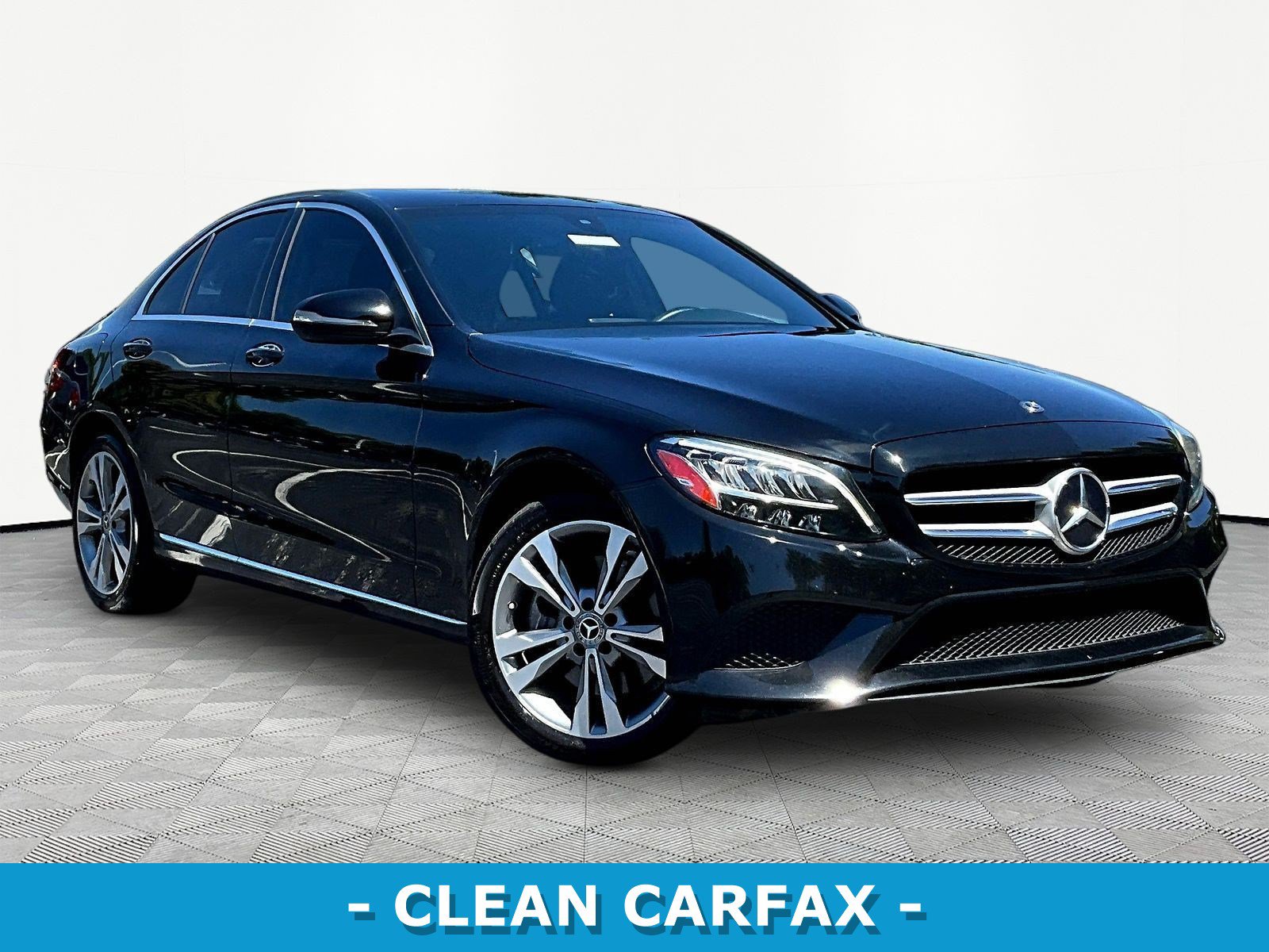 Used 2019 Mercedes-Benz C 300 4MATIC Sedan image 3