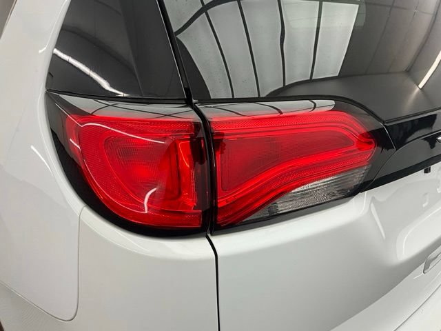 Used 2024 Chrysler Voyager LX FWD image 12