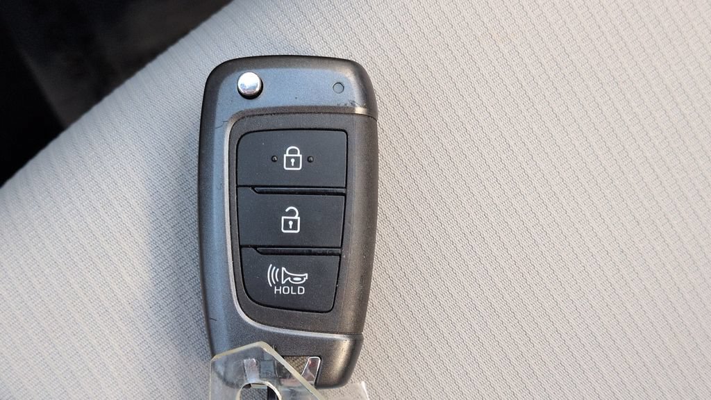 Certified 2021 Hyundai Venue SEL FWD image 24