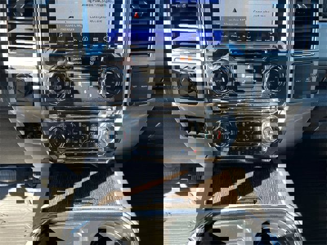 Used 2021 Ford F350 Lariat w/ Chrome Package image 18