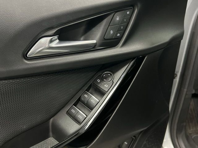 Certified 2025 Chevrolet Equinox RS w/ Safety and Technology Package image 23