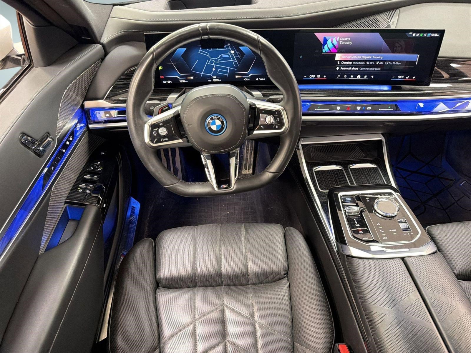 Used 2024 BMW i7 xDrive60 w/ Executive Package AWD/4WD image 29