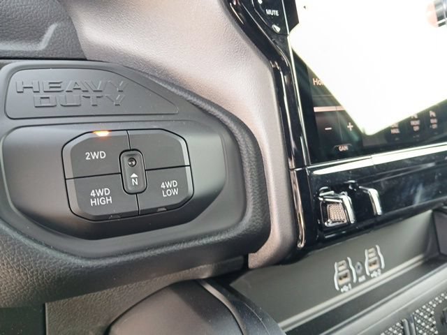 New 2026 RAM 2500 Laramie AWD/4WD image 19