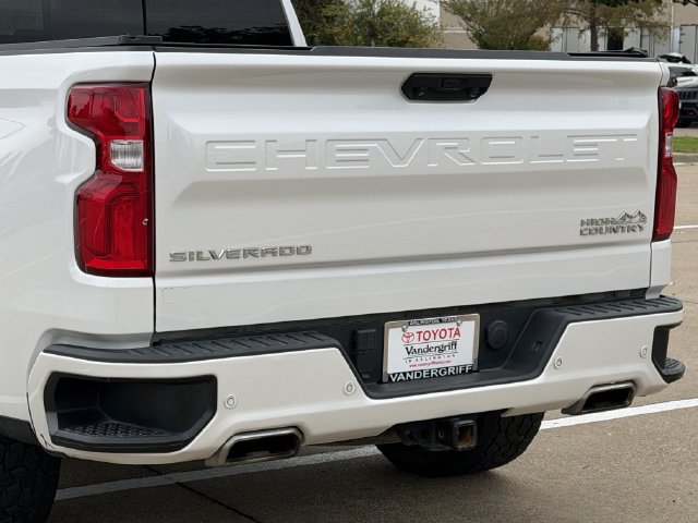 Used 2022 Chevrolet Silverado 1500 High Country w/ High Country Premium Package AWD/4WD image 6
