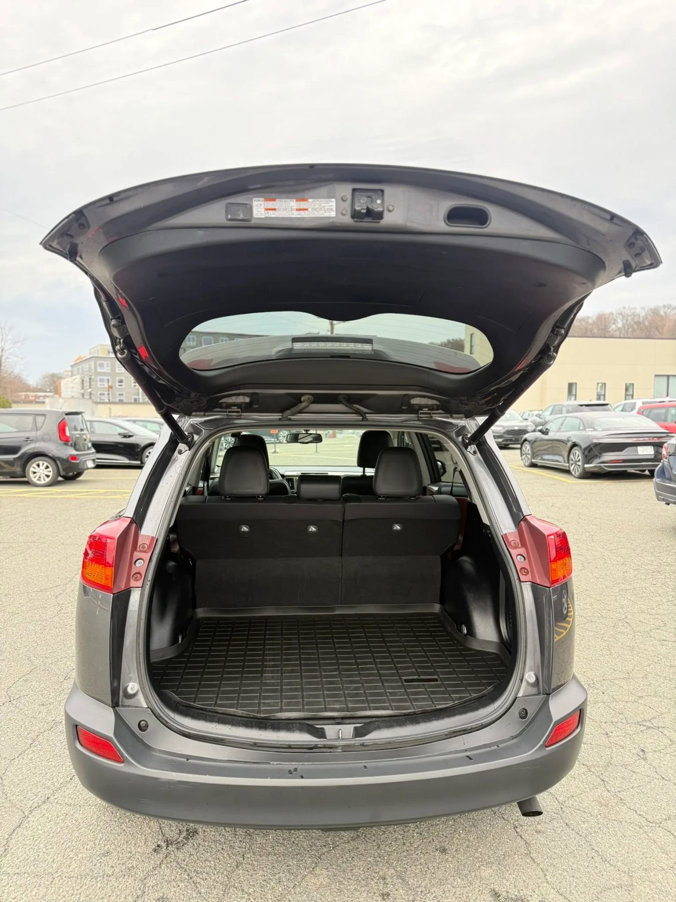 Used 2015 Toyota RAV4 Limited image 12