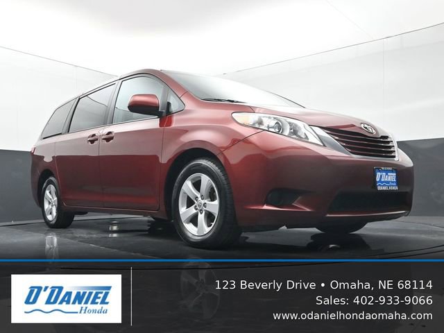 Used 2017 Toyota Sienna LE FWD image 14