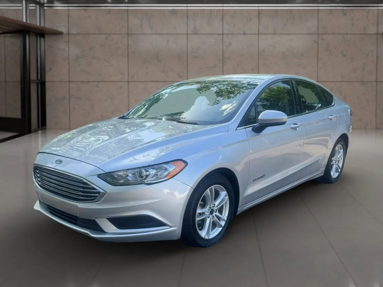 Used 2018 Ford Fusion SE FWD image 5