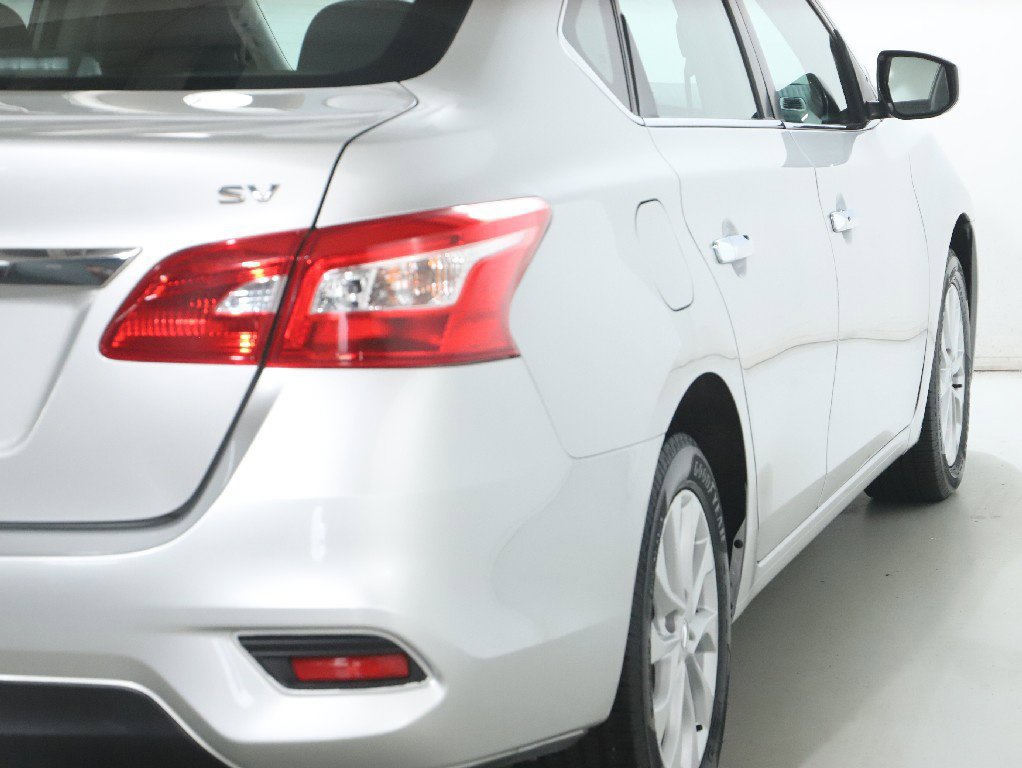 Certified 2019 Nissan Sentra SV FWD image 43