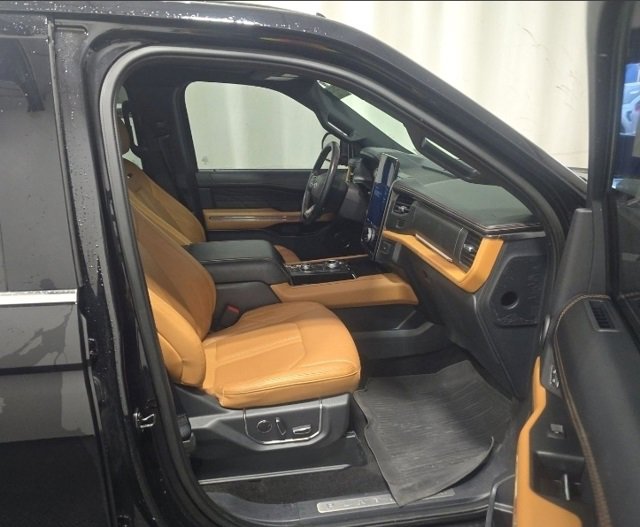 Used 2022 Ford Expedition Platinum image 5