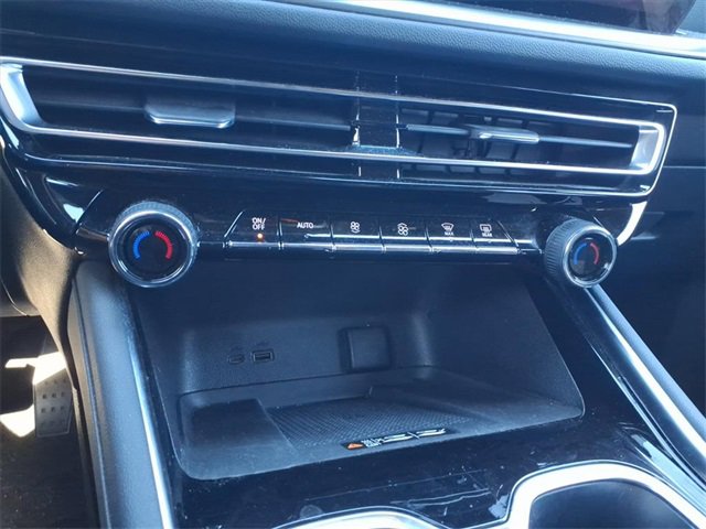 Used 2024 Chevrolet Traverse LT image 21