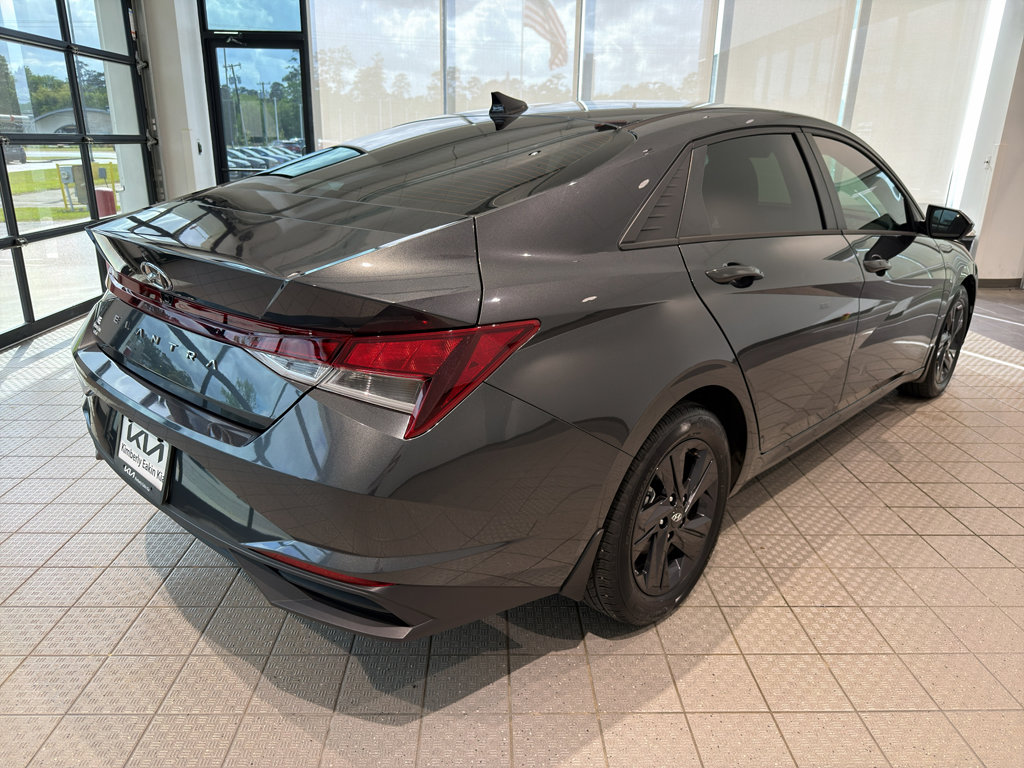 Used 2023 Hyundai Elantra SEL FWD image 5