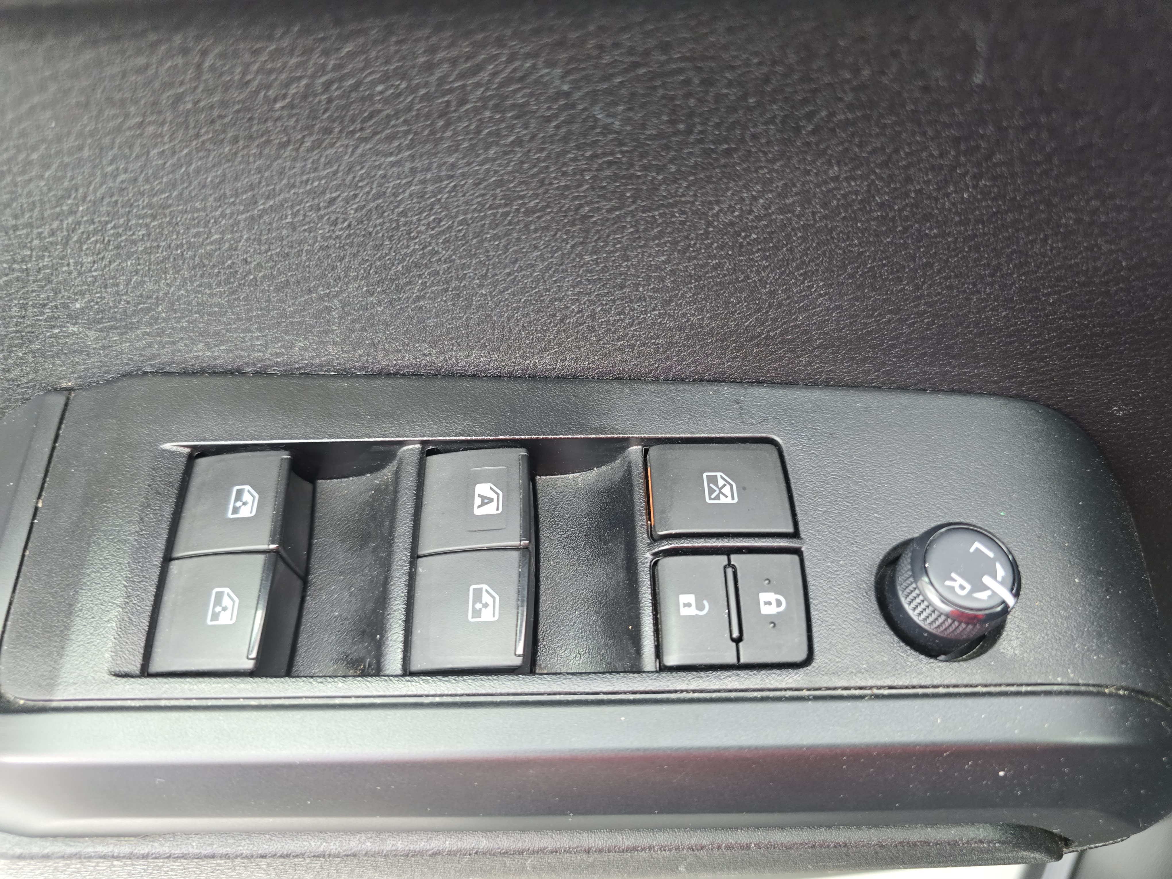 Used 2023 Toyota Tacoma SR w/ SR Convenience Package RWD image 26