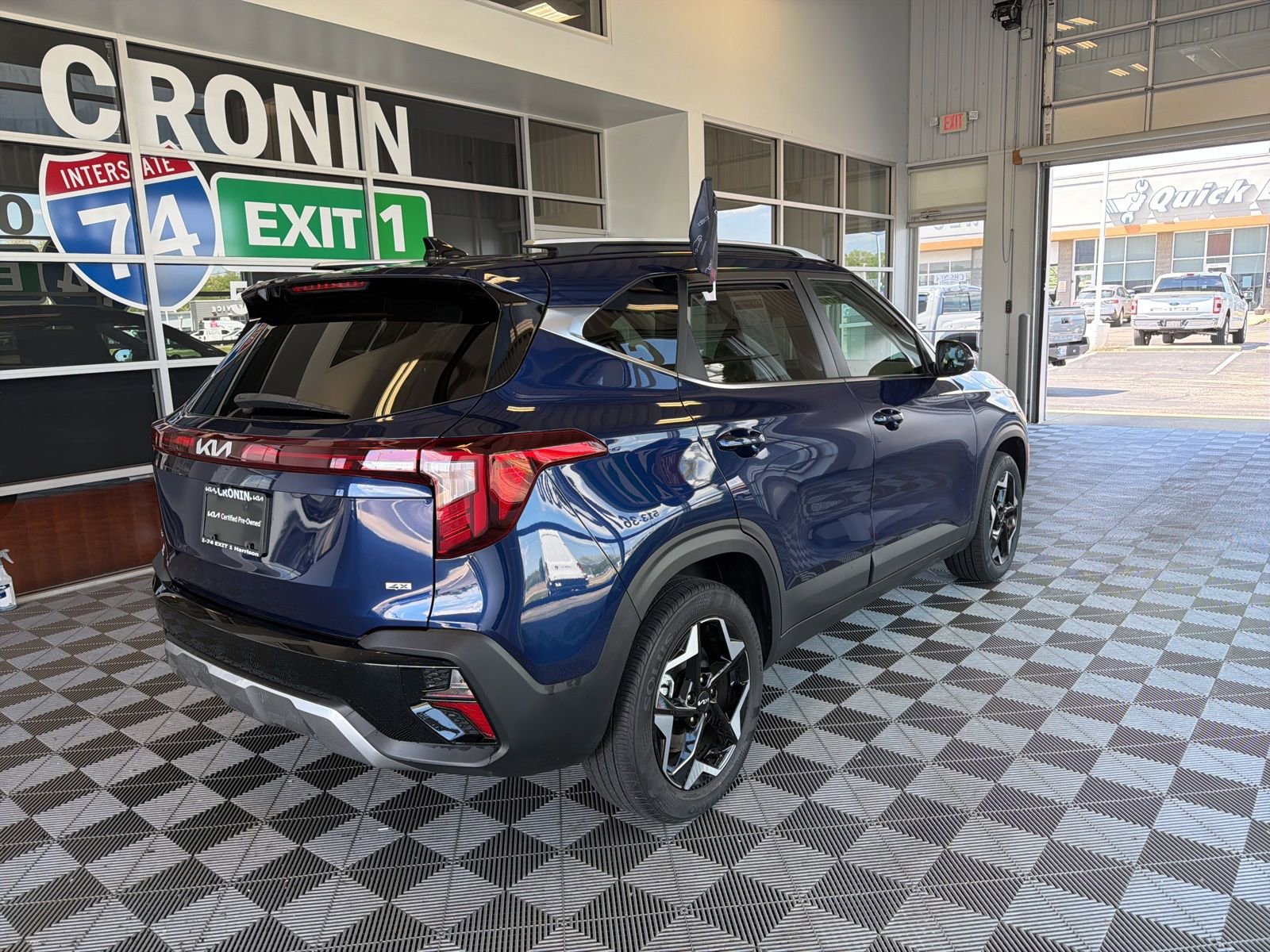 Used 2024 Kia Seltos EX AWD/4WD image 6