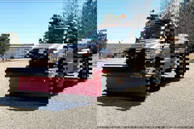 Used 2006 Ford F350 XL image 2