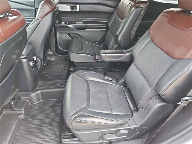 Used 2020 Ford Explorer Platinum w/ Premium Technology Package AWD/4WD image 27