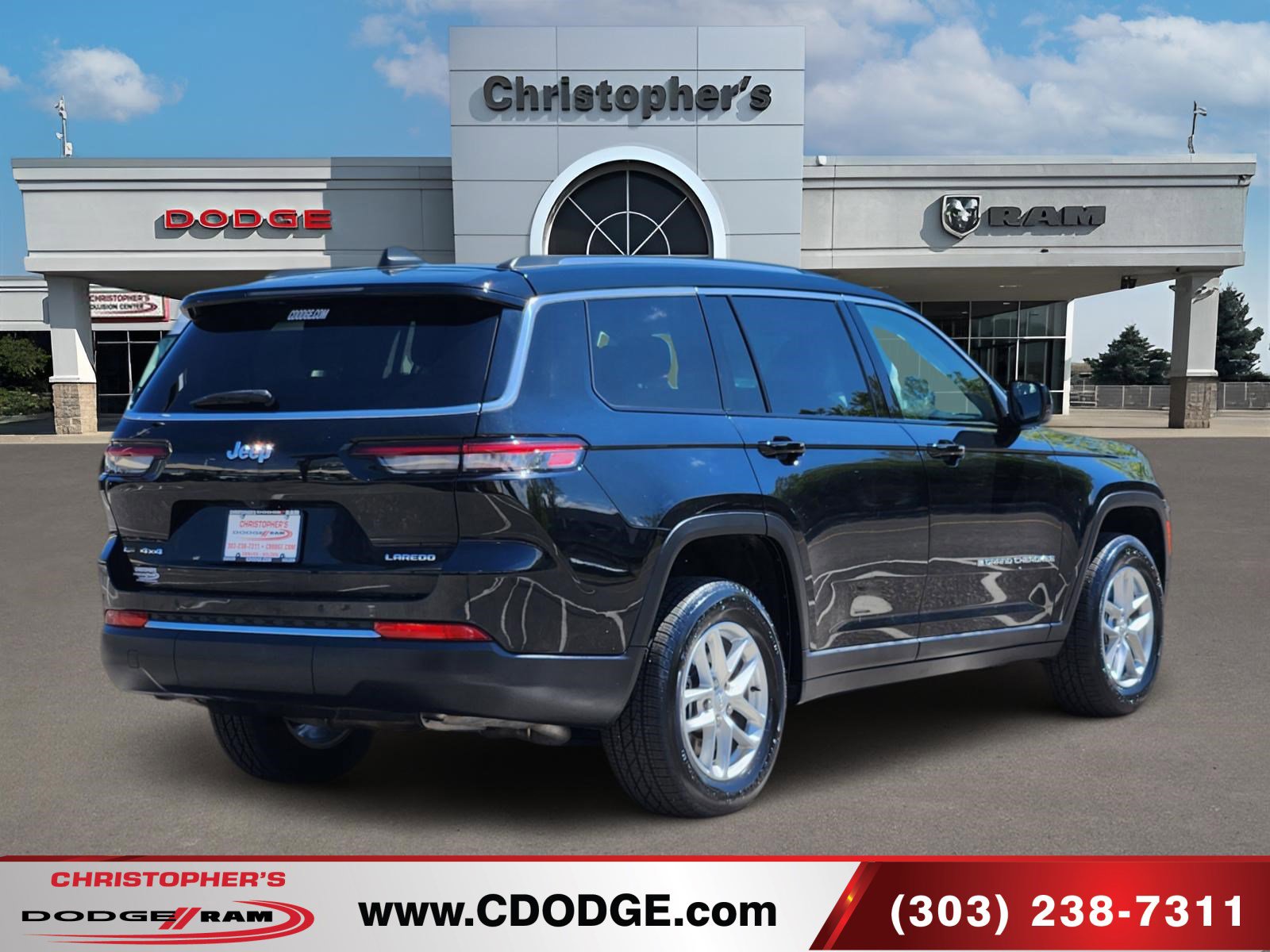 Used 2022 Jeep Grand Cherokee L Laredo w/ Luxury Tech Group I AWD/4WD image 3