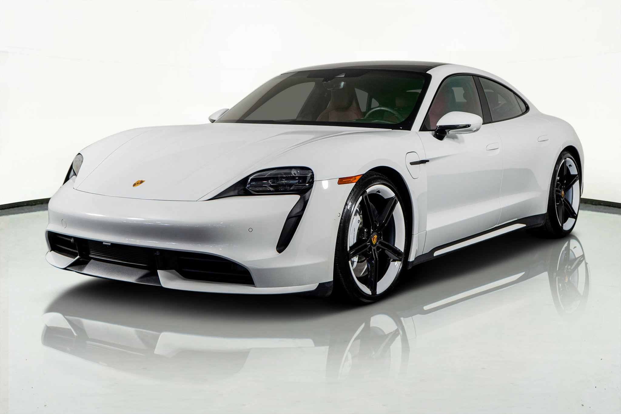 Used 2024 Porsche Taycan Turbo w/ Premium Package image 21