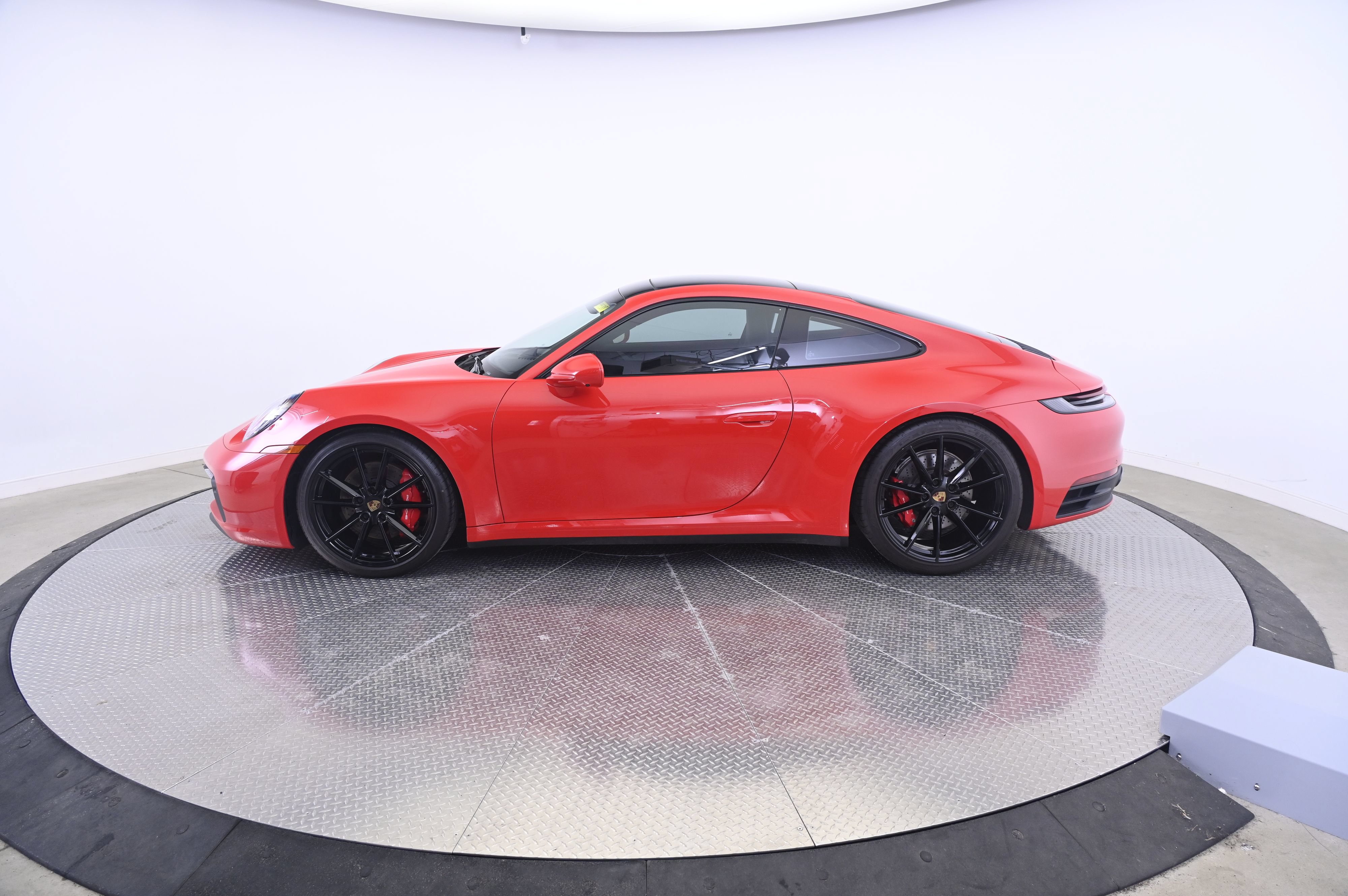 Used 2022 Porsche 911 Carrera S RWD image 2