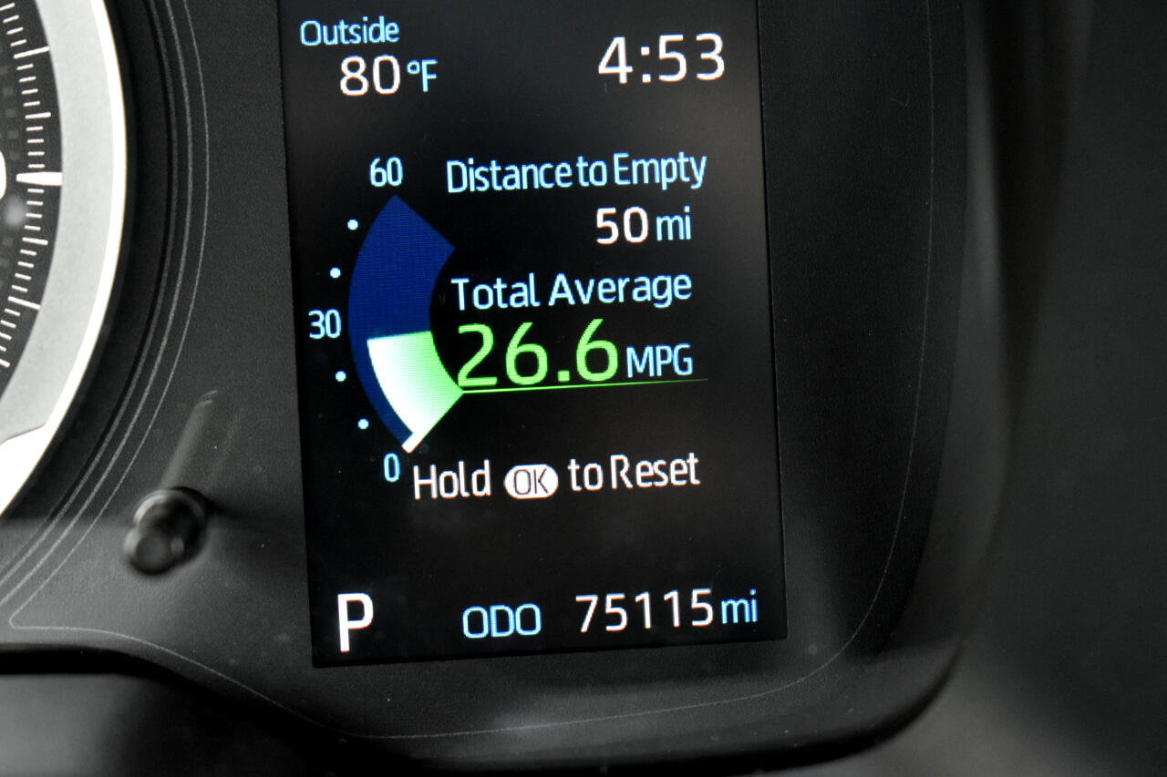 Used 2021 Toyota Corolla LE image 18