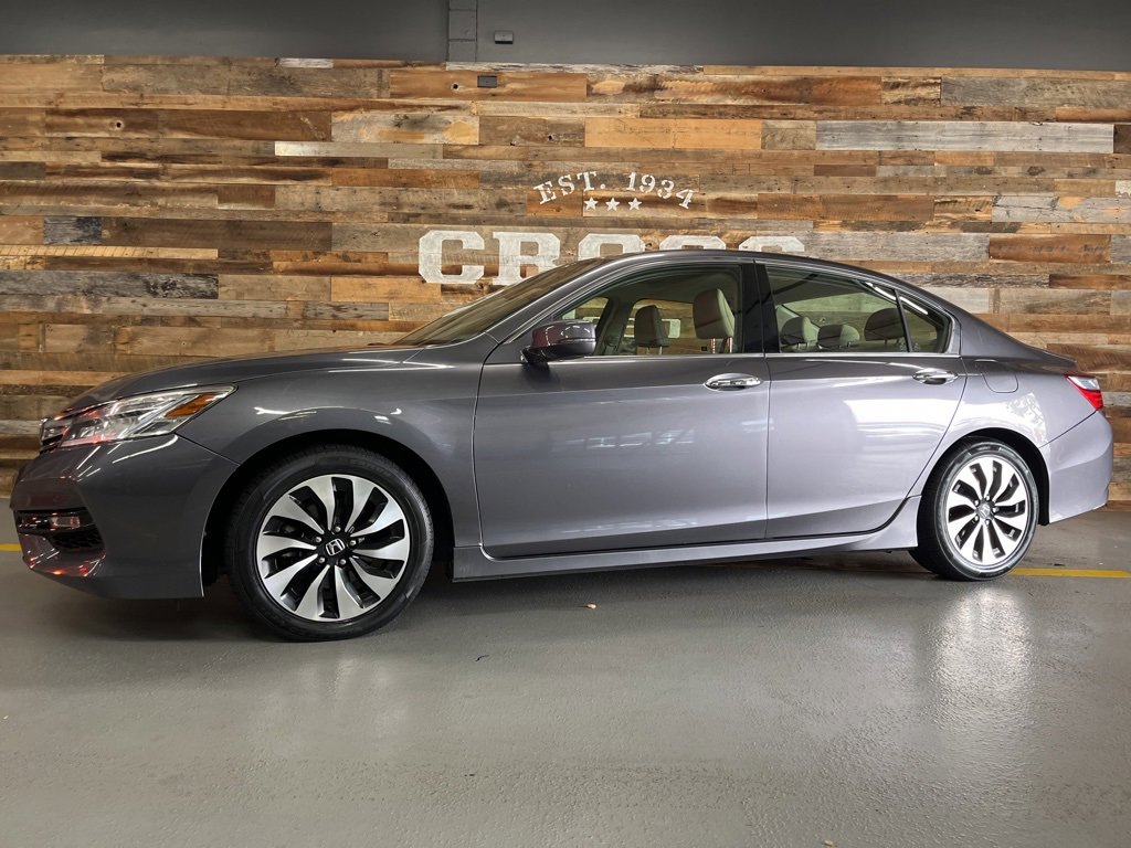 Used 2017 Honda Accord Touring image 14