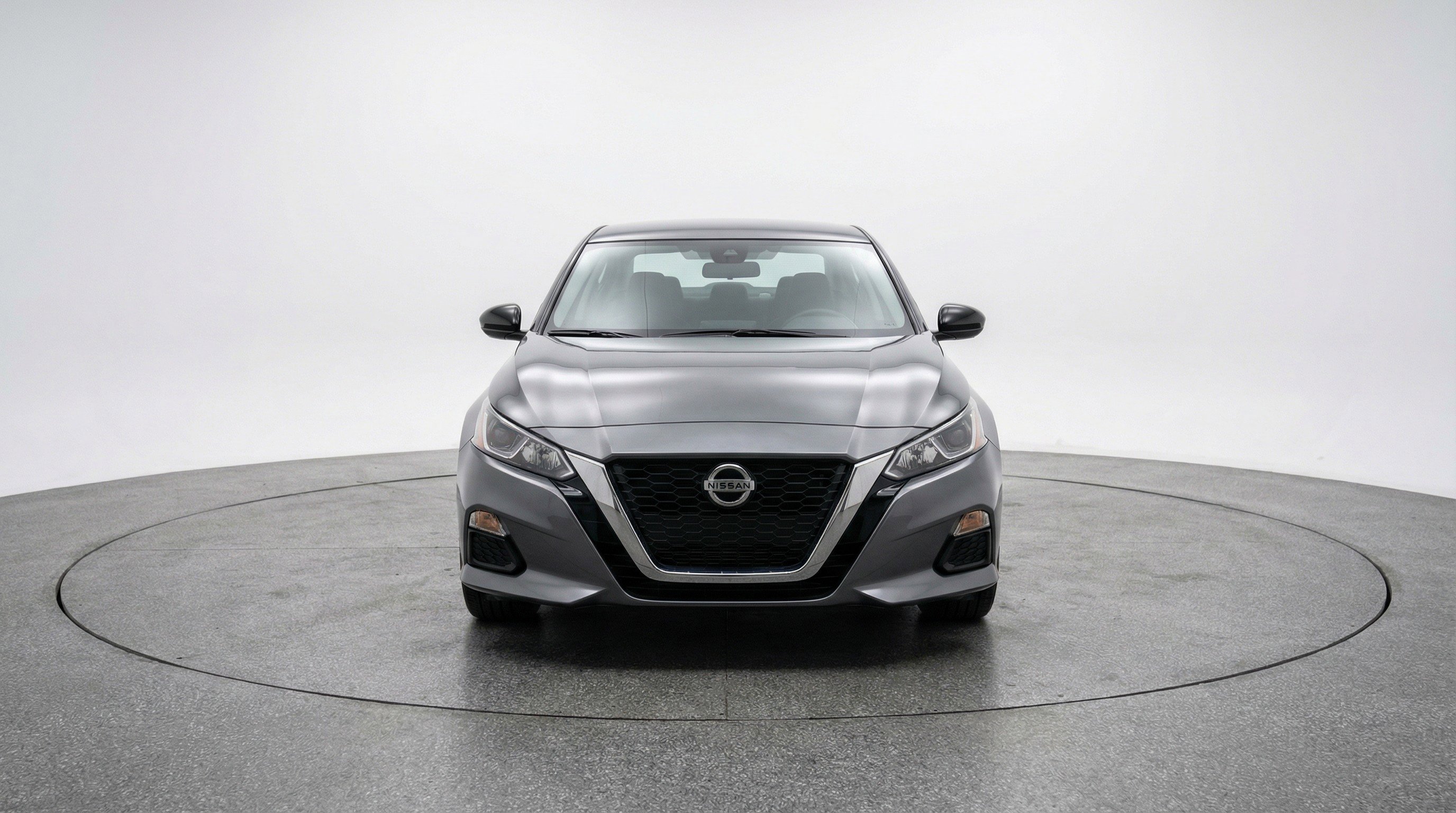 Used 2025 Nissan Altima 2.5 SV FWD image 2