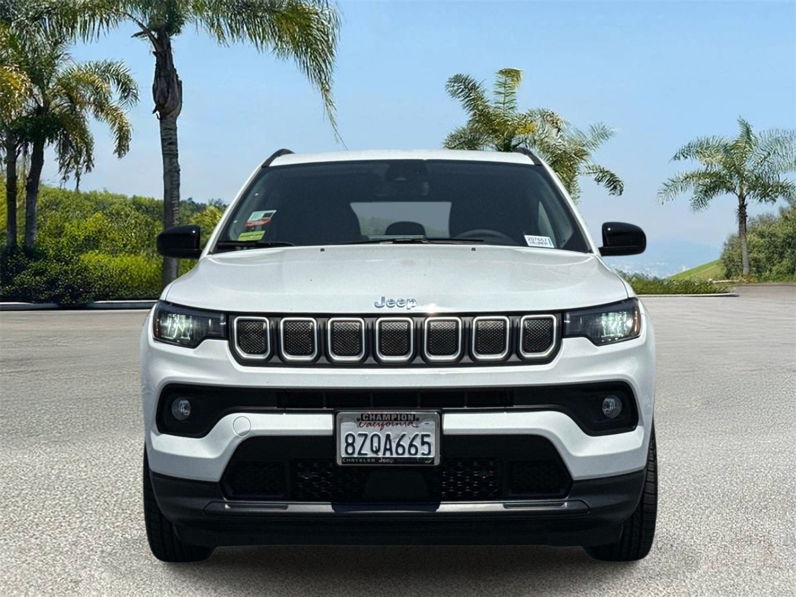 Used 2022 Jeep Compass Latitude FWD image 3
