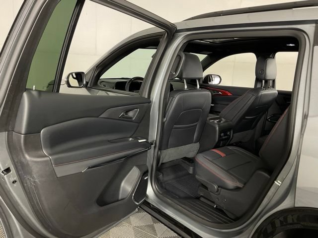 Used 2026 Chevrolet Traverse RS w/ LPO, Floor Liner Package FWD image 30