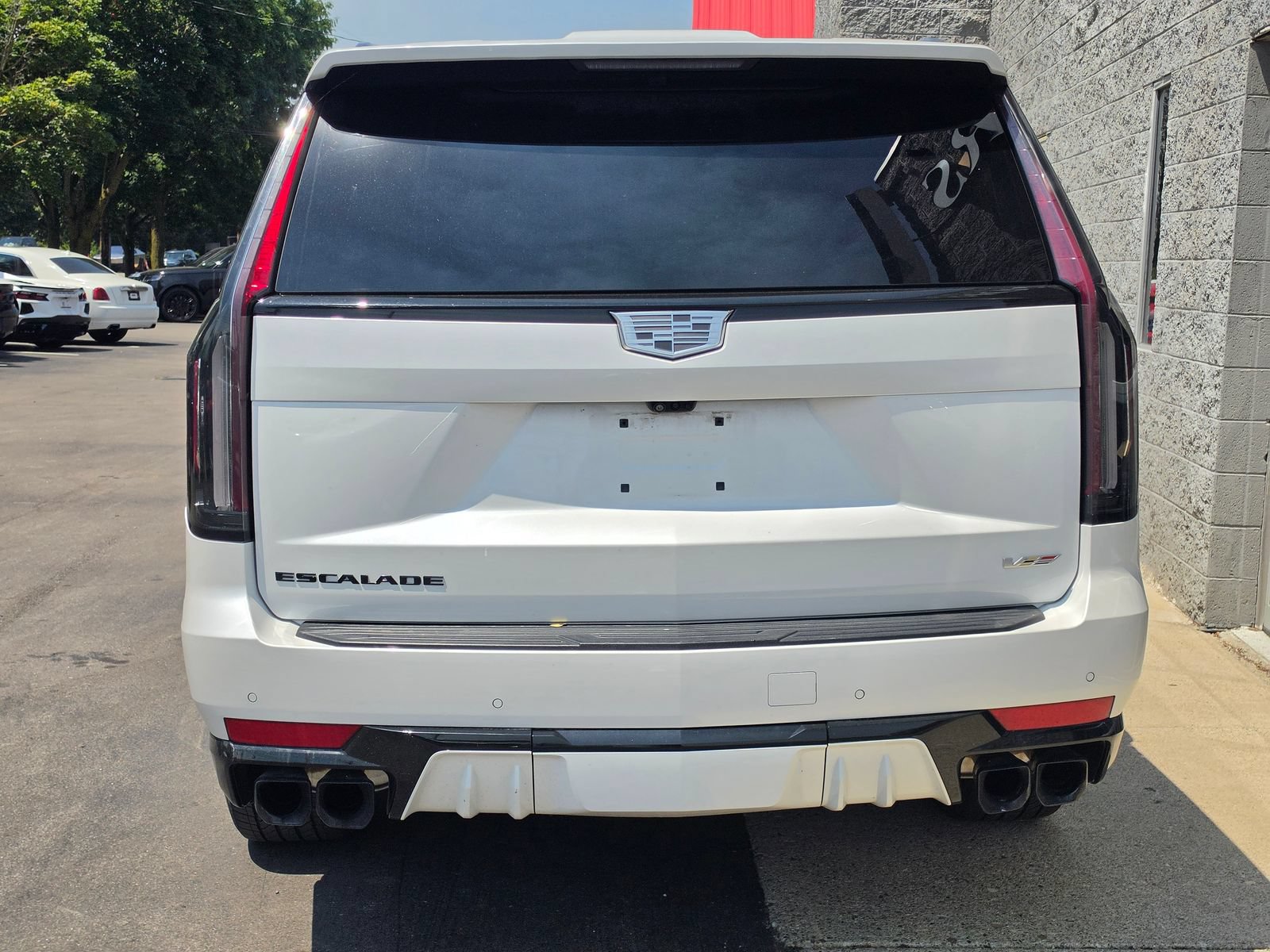 Used 2024 Cadillac Escalade V w/ LPO, ONYX Package AWD/4WD image 7