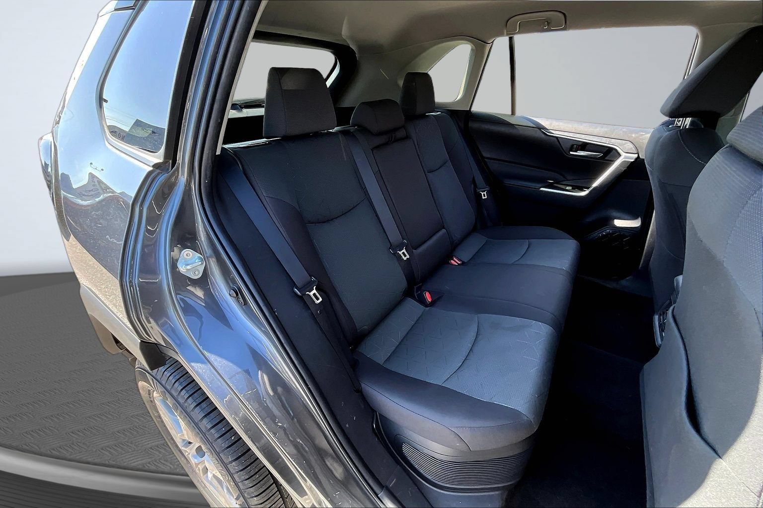 Used 2023 Toyota RAV4 XLE AWD/4WD image 28