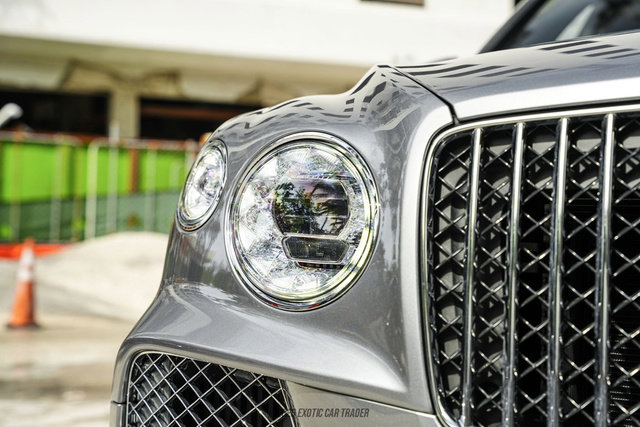 Used 2024 Bentley Bentayga Extended Wheelbase AWD/4WD image 65