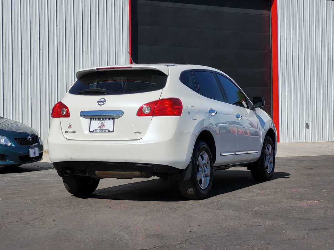 Used 2013 Nissan Rogue S AWD/4WD image 9