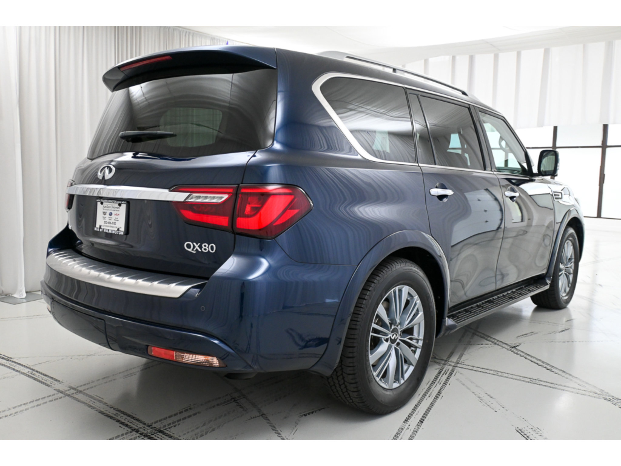 Used 2022 INFINITI QX80 Luxe w/ Cargo Package AWD/4WD image 7