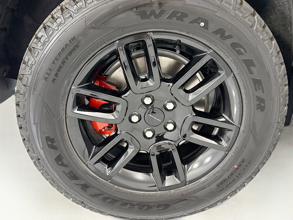New 2026 Land Rover Defender 130 X AWD/4WD image 32
