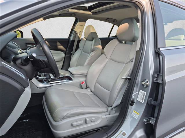 Used 2017 Acura TLX w/ Technology Package FWD image 16
