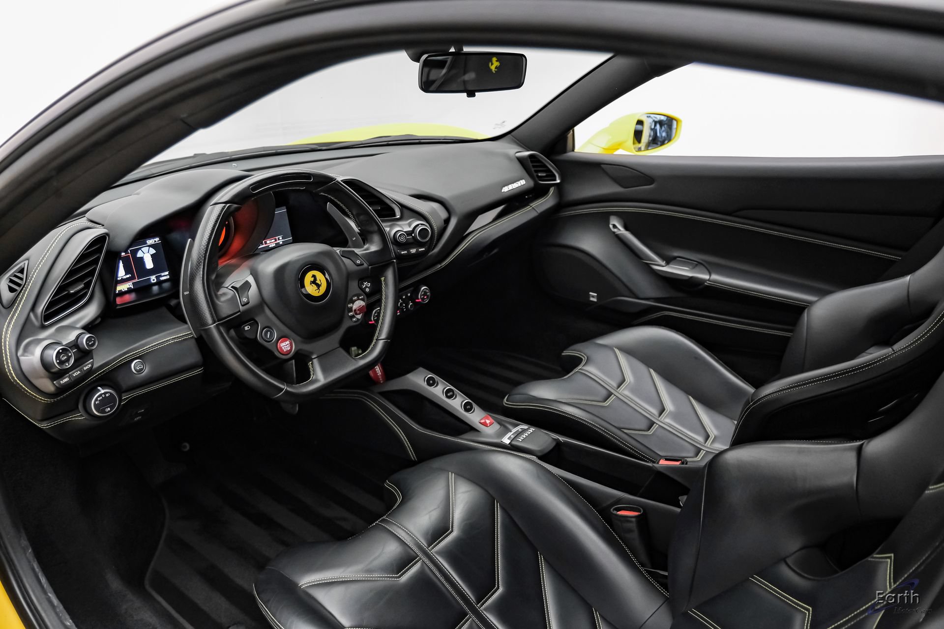 Used 2019 Ferrari 488 GTB RWD image 3