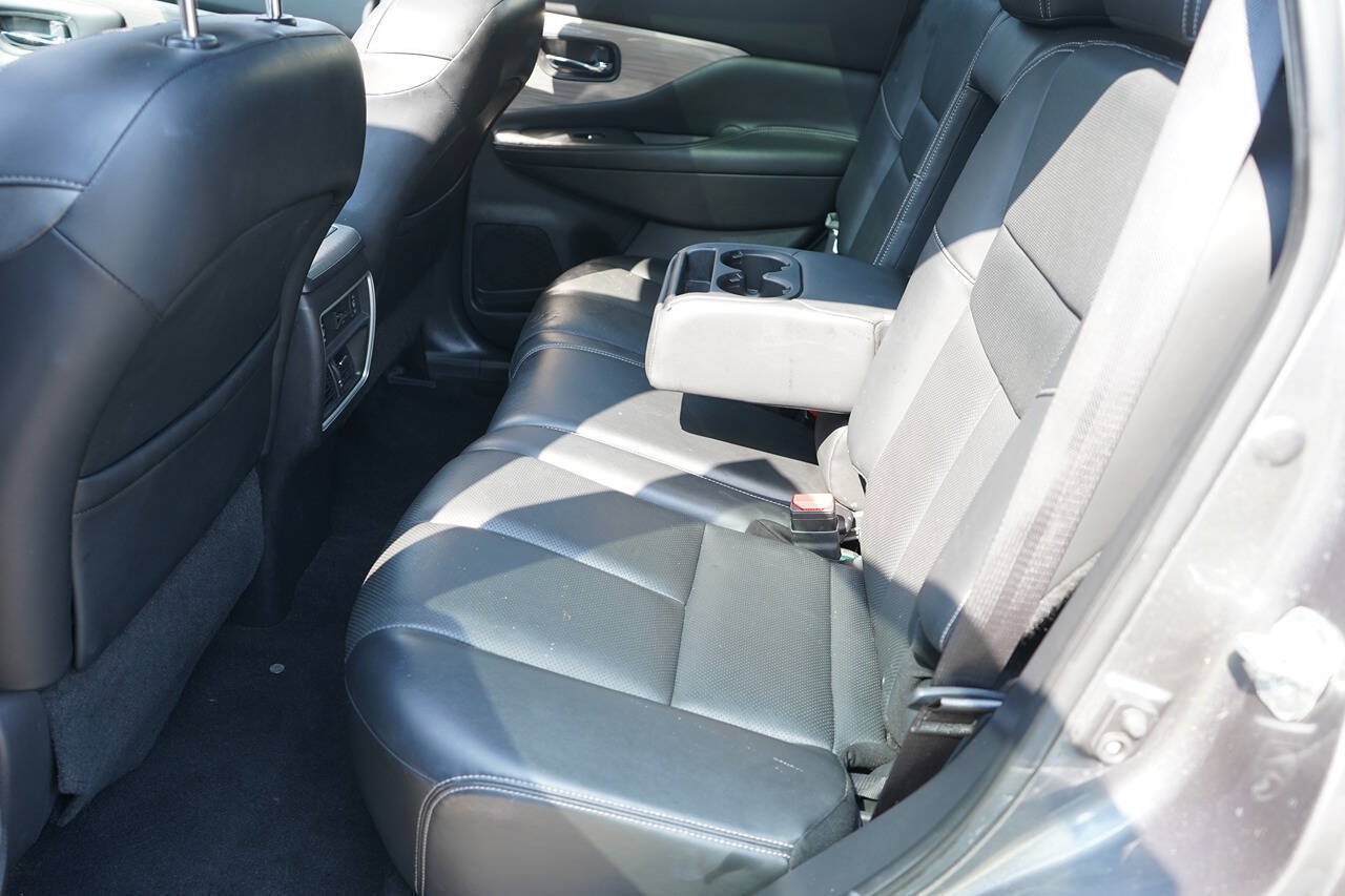 Used 2017 Nissan Murano Platinum w/ Platinum Technology Package AWD/4WD image 13