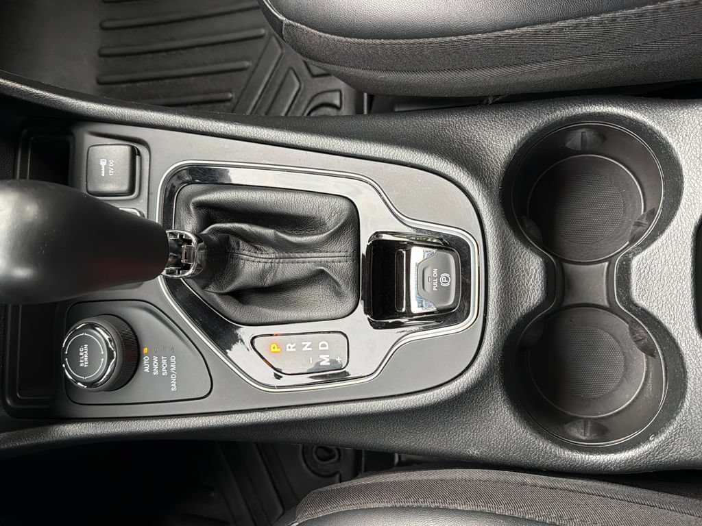 Used 2022 Jeep Cherokee Limited AWD/4WD image 46