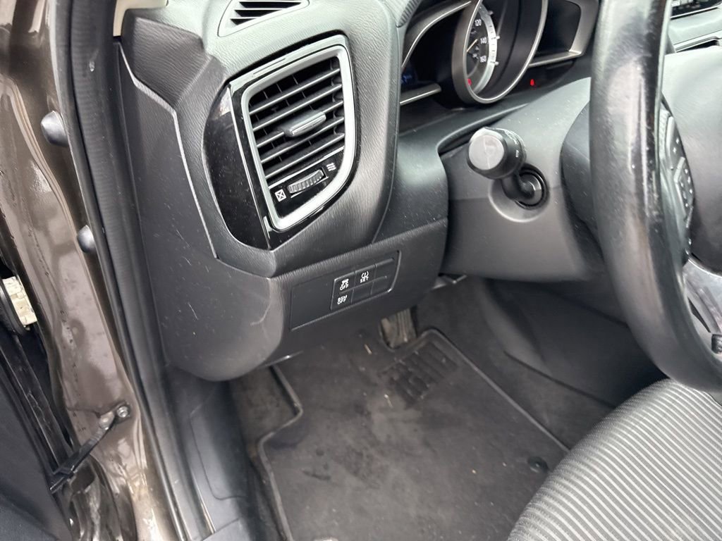 Used 2014 MAZDA MAZDA3 i Touring image 18
