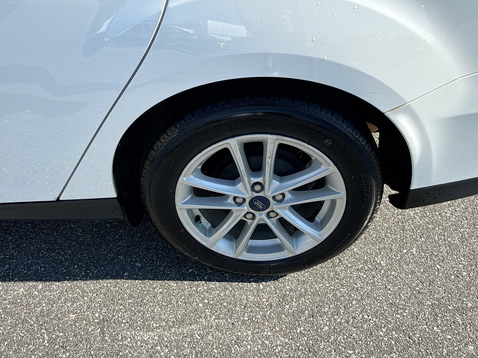 Used 2018 Ford Focus SE FWD image 8