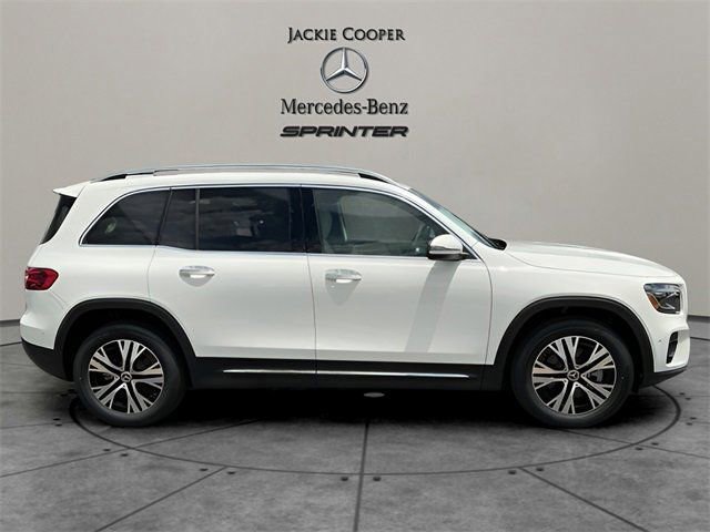 New 2025 Mercedes-Benz GLB 250 image 8
