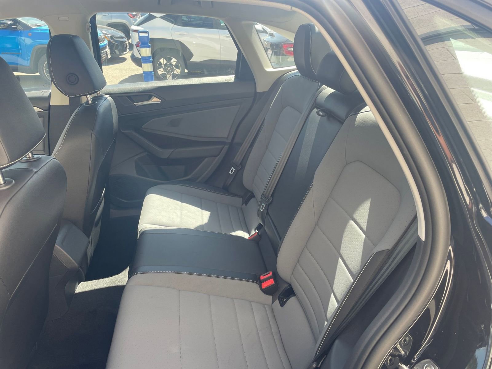 Used 2025 Volkswagen Jetta SE image 39