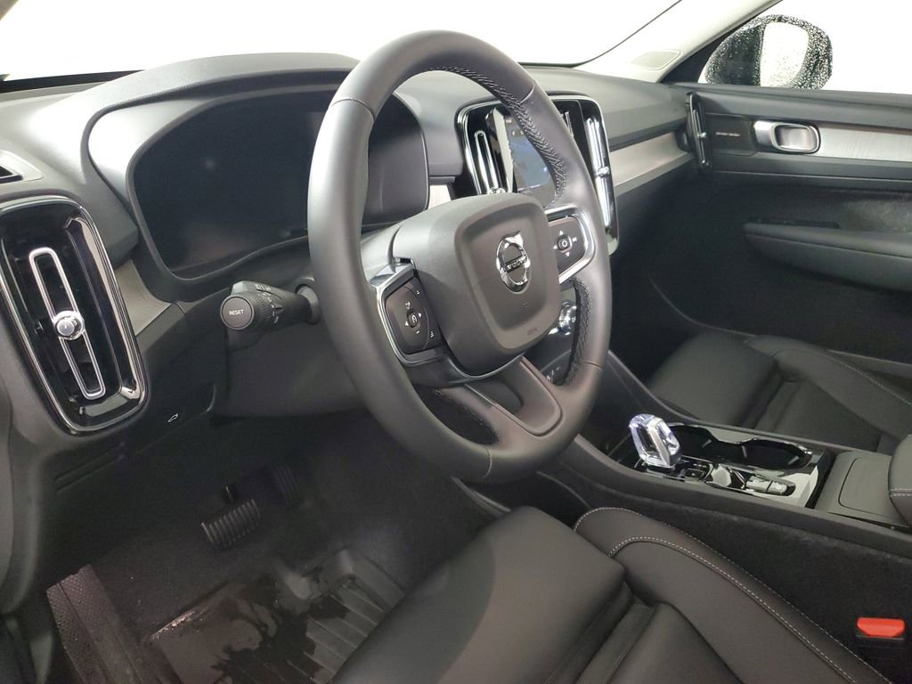 Used 2026 Volvo XC40 B5 Ultra w/ Protection Package Premier image 26