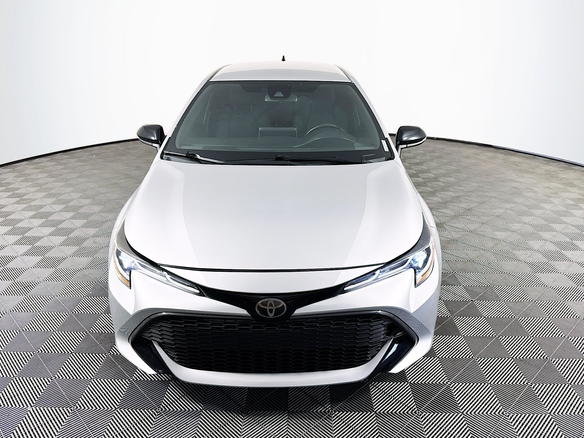 Used 2021 Toyota Corolla SE w/ Carpet Mat Package (TMS) FWD image 2