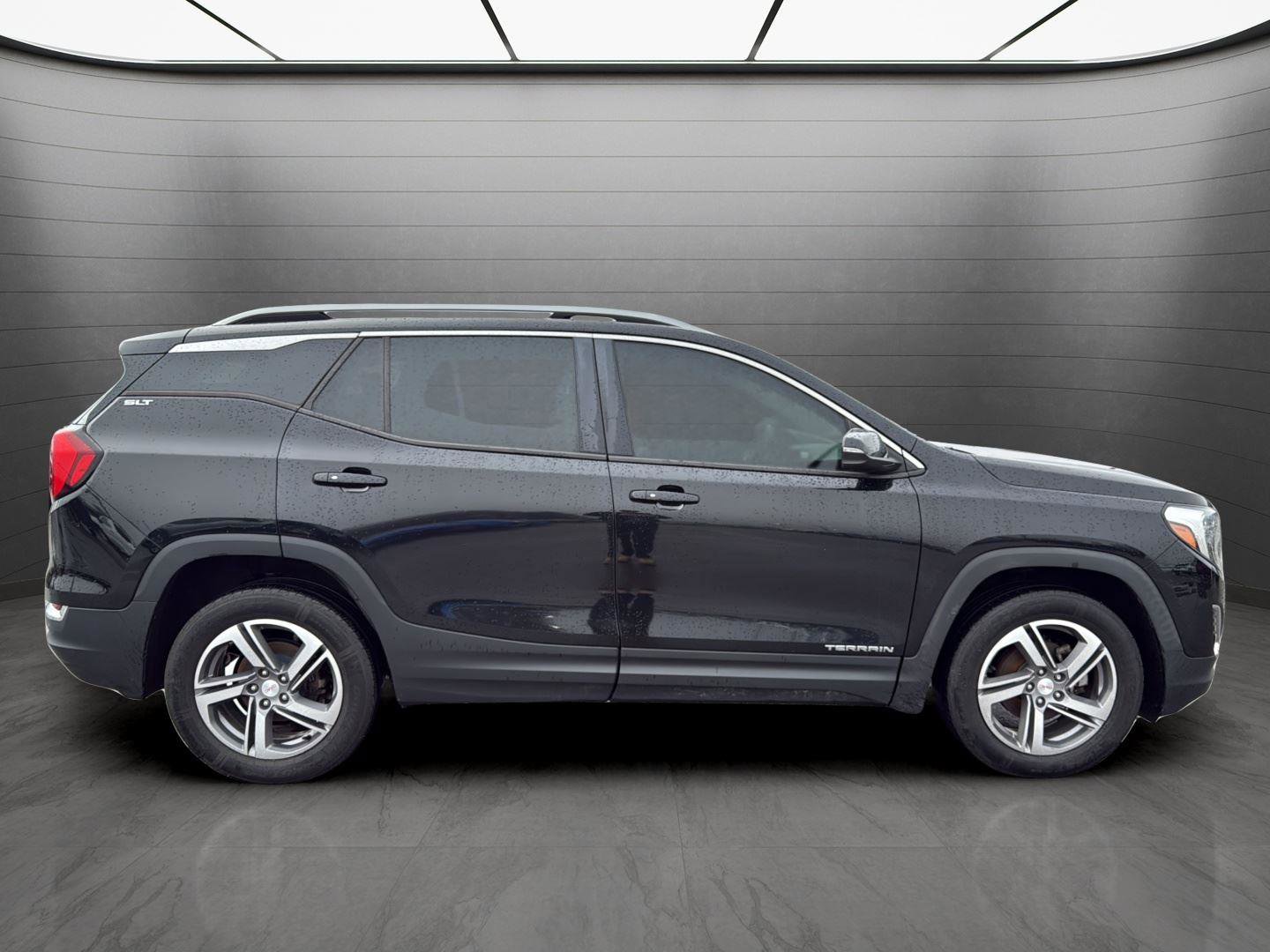 Used 2018 GMC Terrain SLT w/ Preferred Package image 2